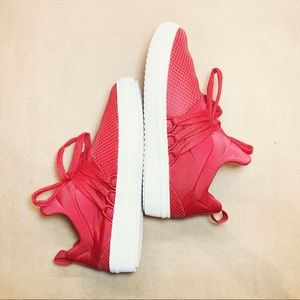 Steve Madden Red Lancer Sneaker size 6
